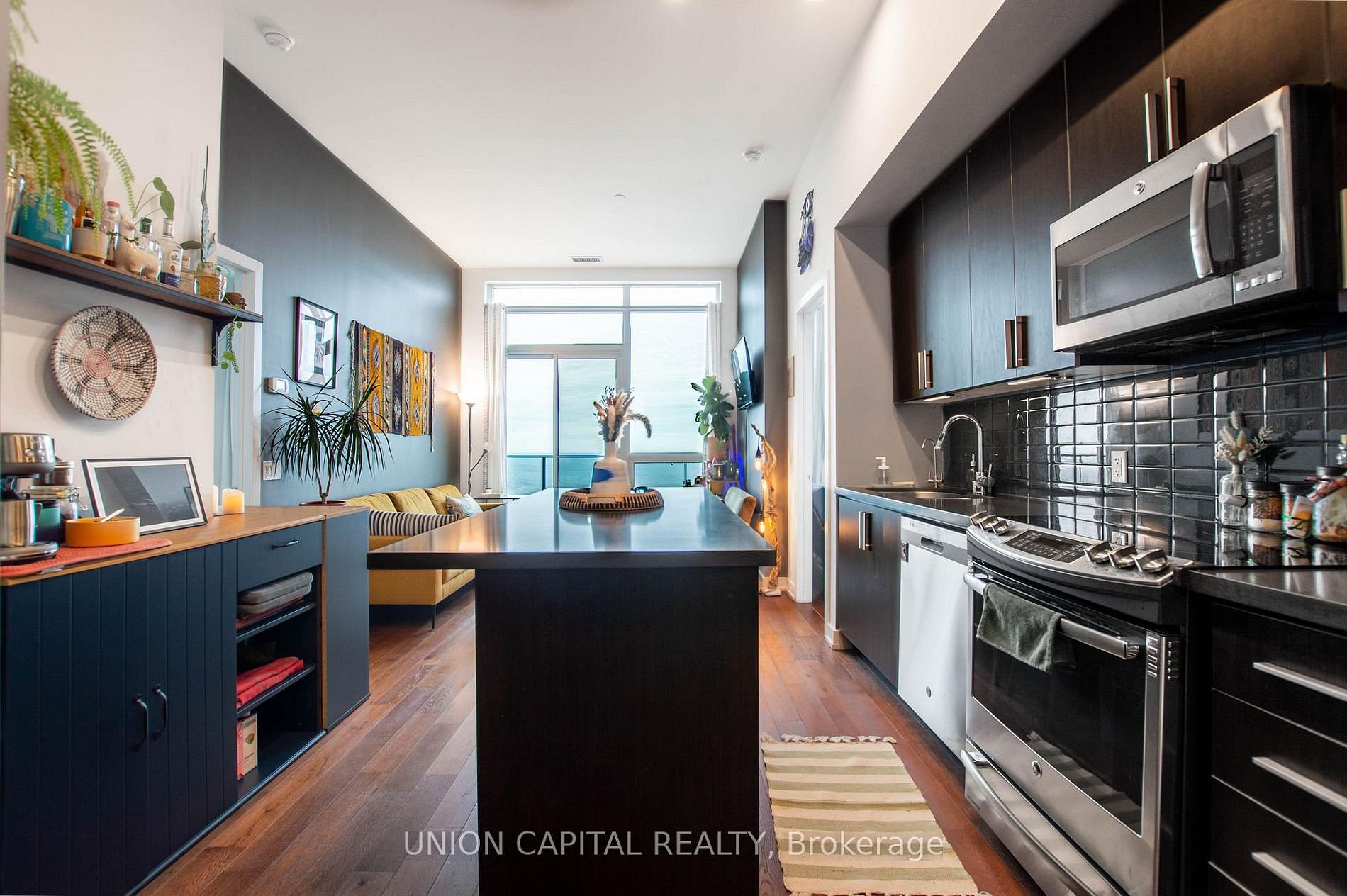 HUMBER BAY PENTHOUSE 