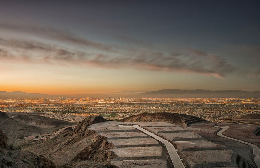 Ascaya Vs. MacDonald Highlands – A Luxury Broker’s Guide to Choosing the Best Community for Your Needs