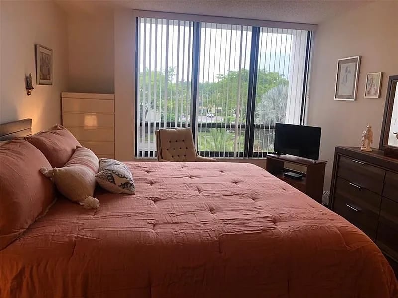 6875 Willow Wood Dr #2033