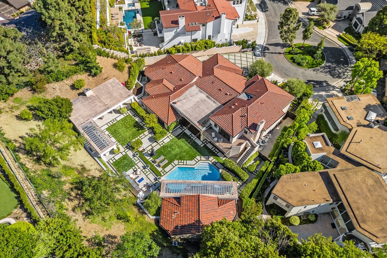 Luxury Estate in Big Canyon