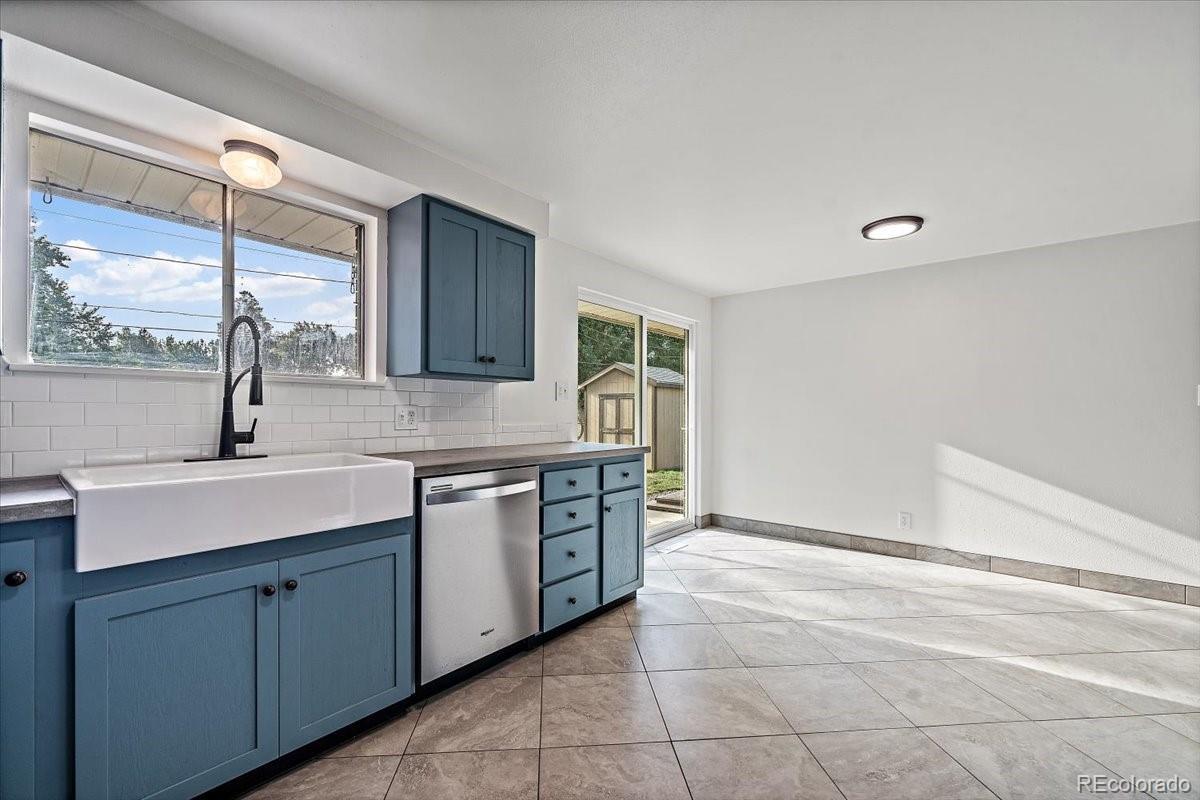 1006 Hahn Ct