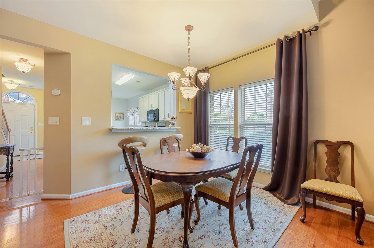 4090 Holly Villa Cir