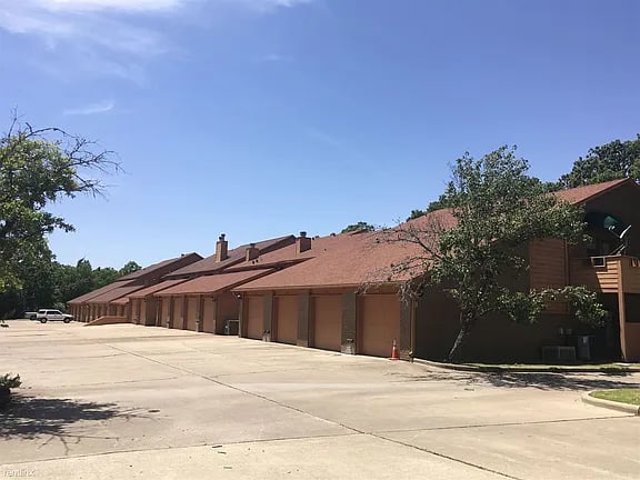 1305 W Villa Maria D-106