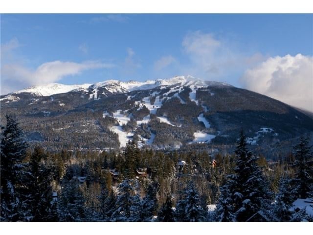 2-3502 Falcon Cres