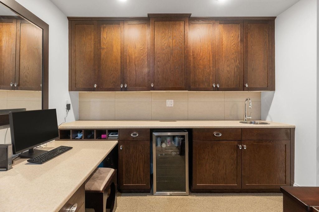 1251 Marine Dr