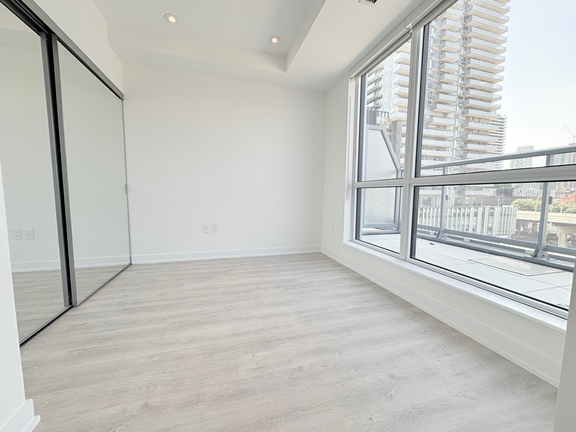 15 Richardson Street Unit: 602