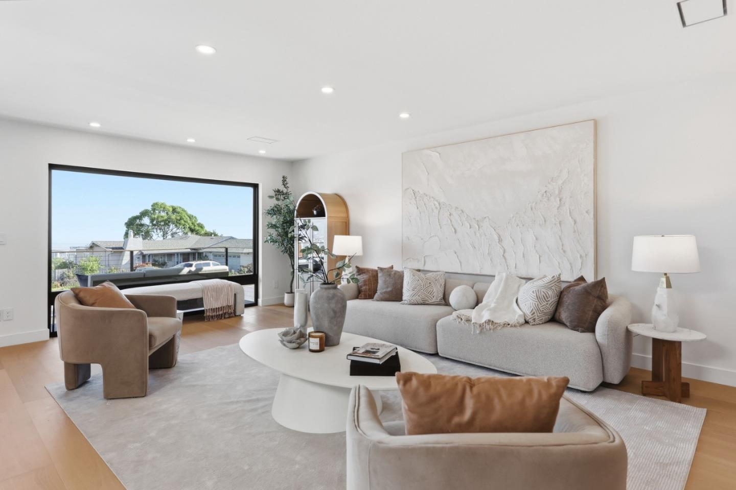 1041 Crestview Drive