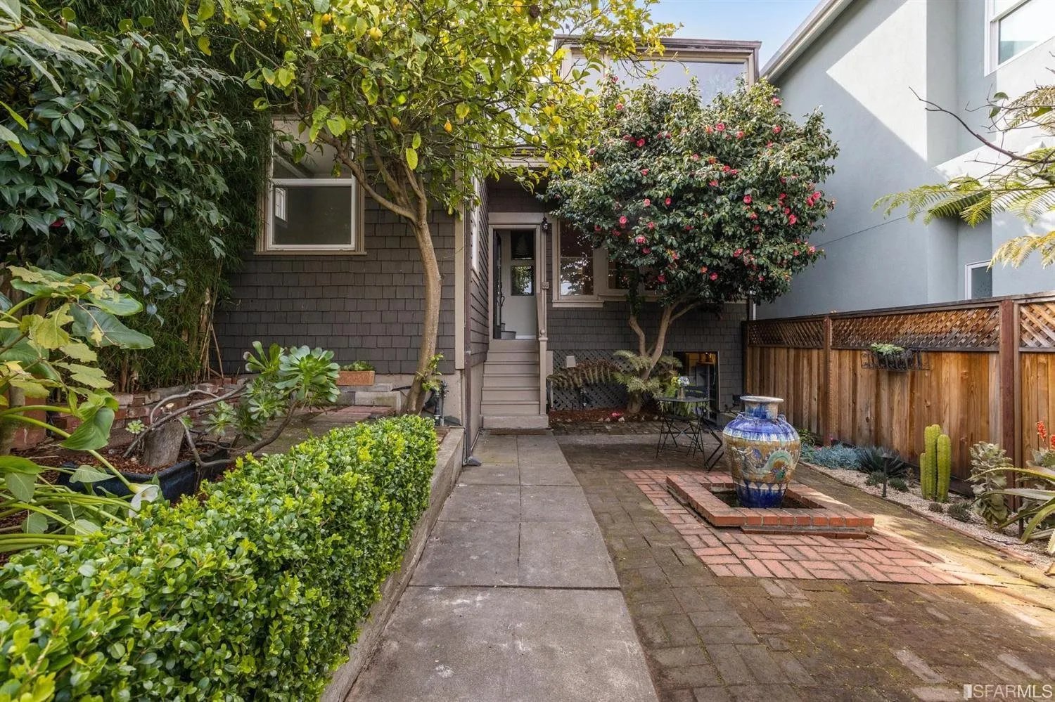 12 Carson St