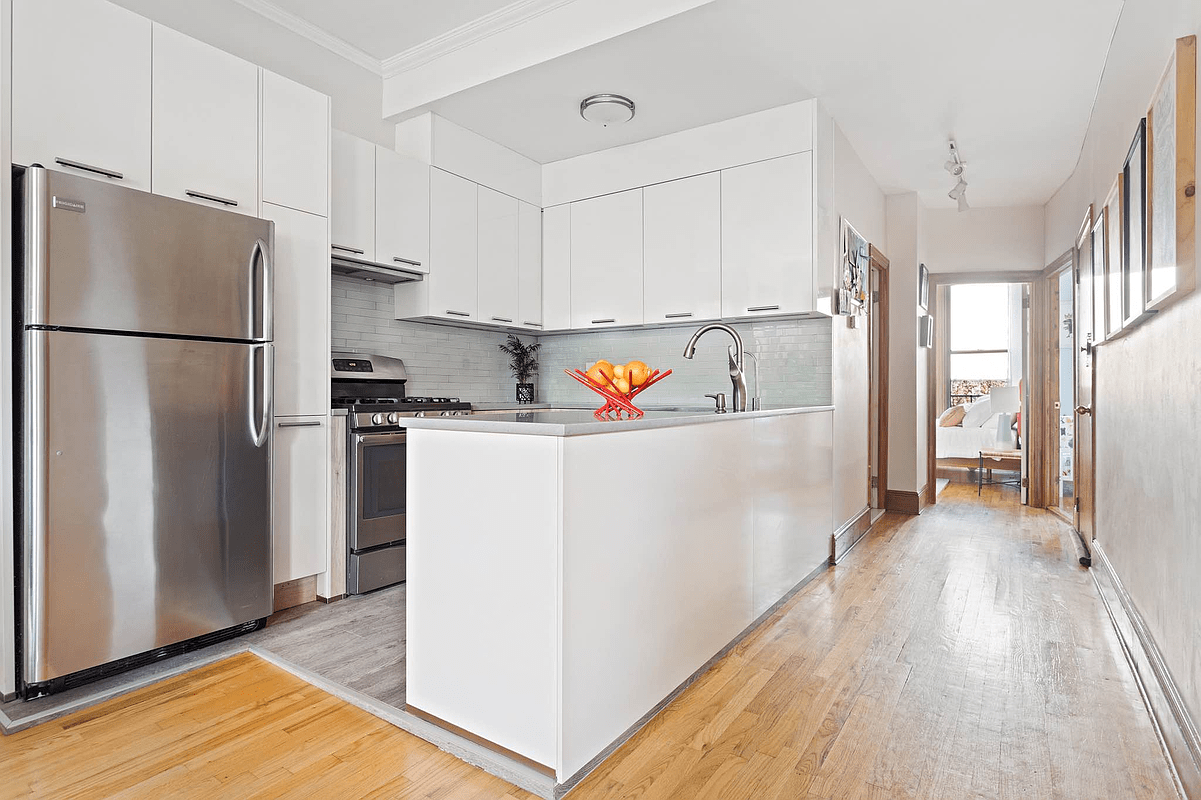 139 Sixth Avenue #3