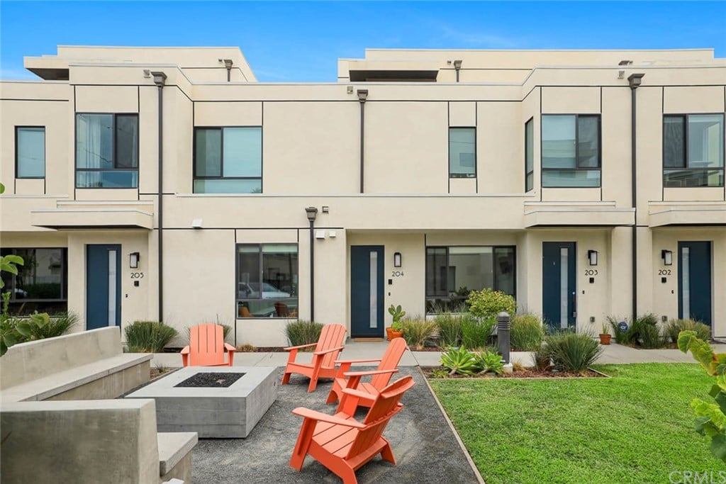 118 S Avenue 50, Unit 204