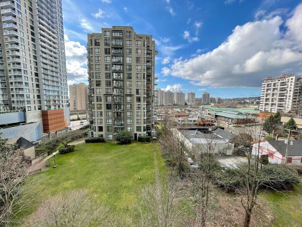 828 Agnes St, #605