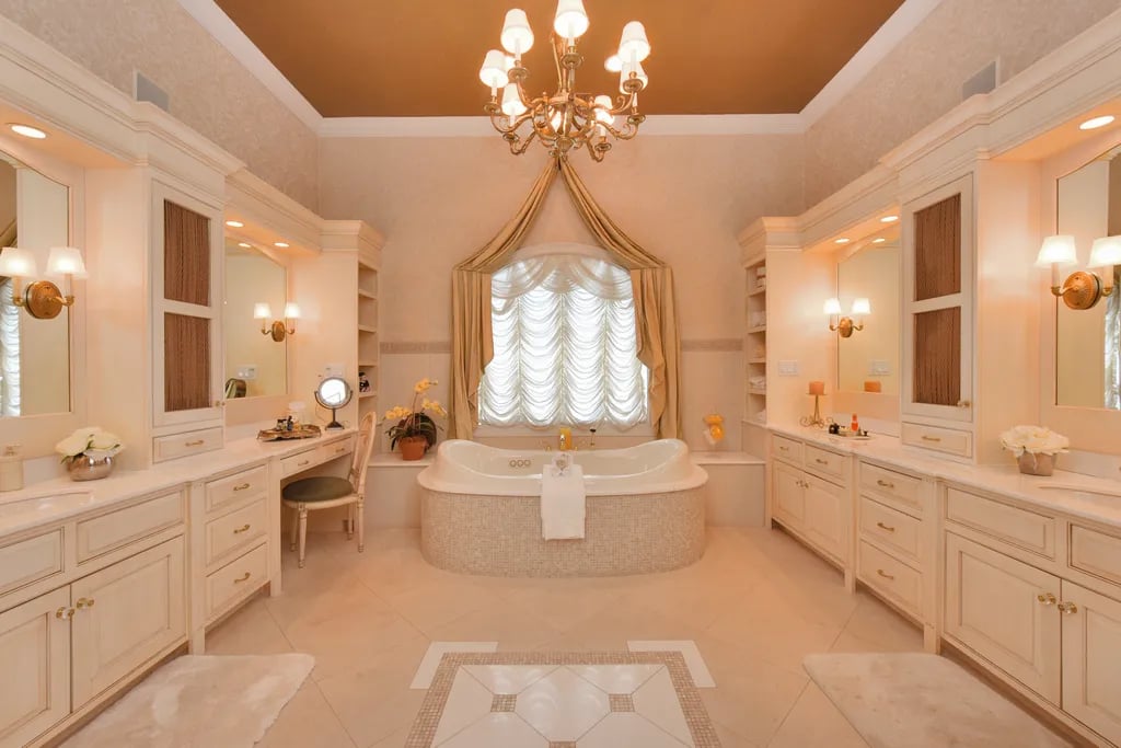 39 Hunting Hollow Ct