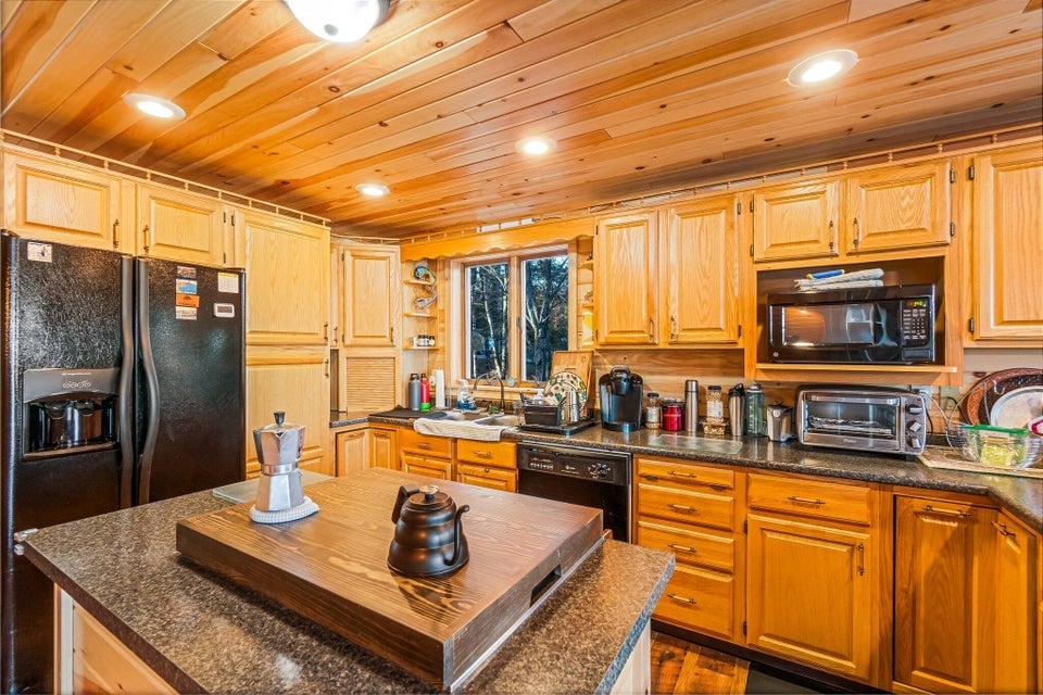 36 Worcester Way Lincoln, ME 04457