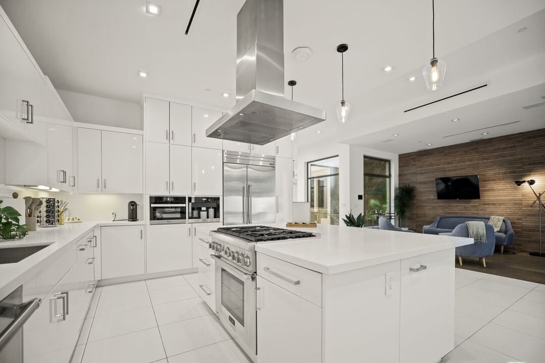 N Crescent Heights Blvd, 90046