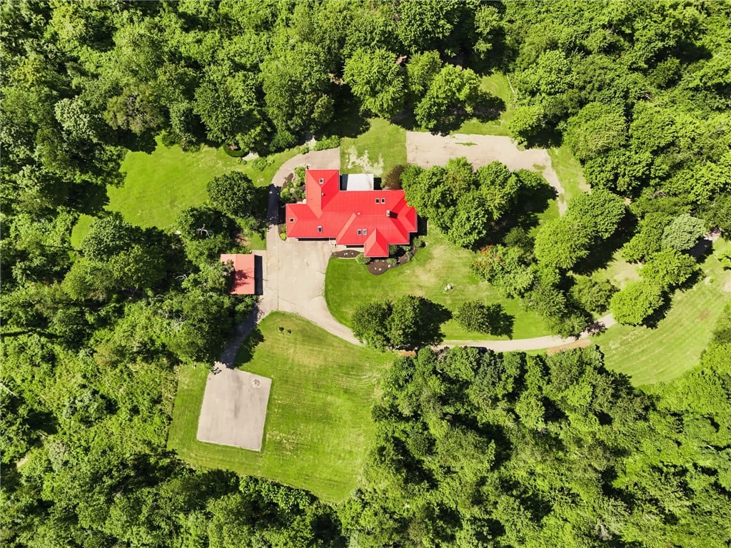 341 Paris Collier Road