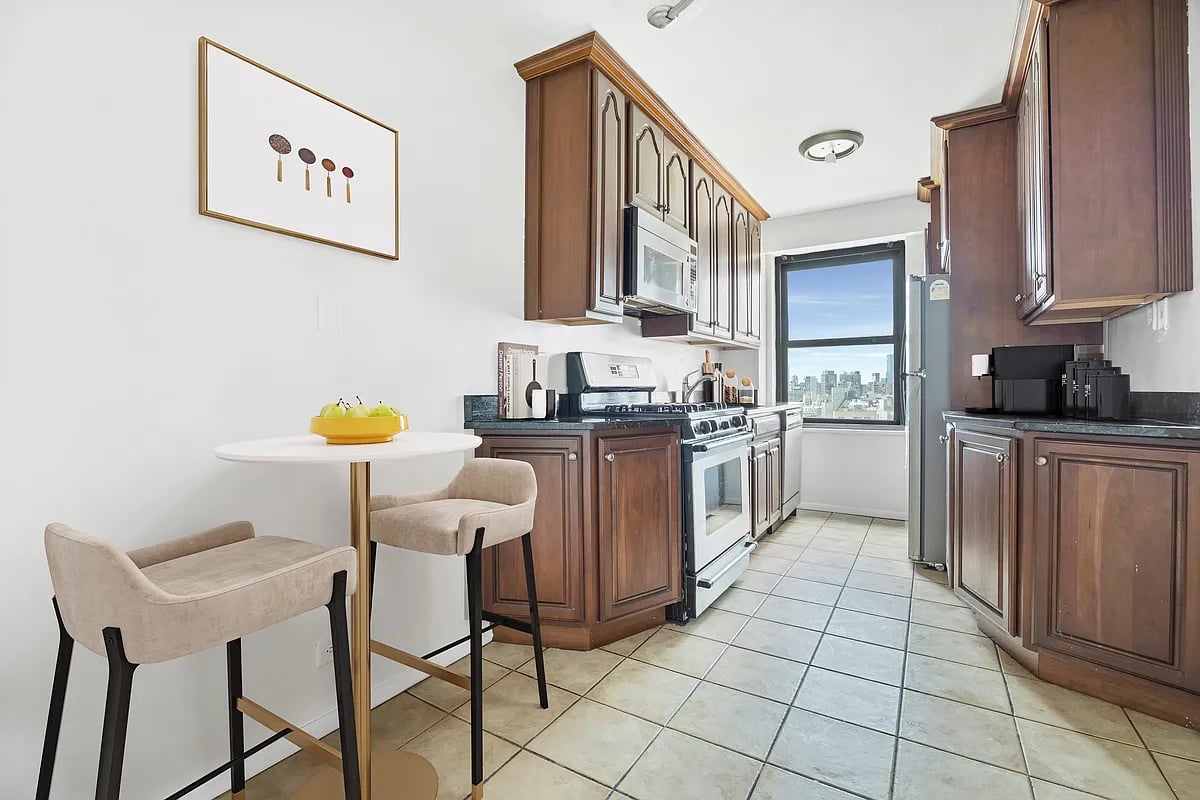 383 Grand St #M1601