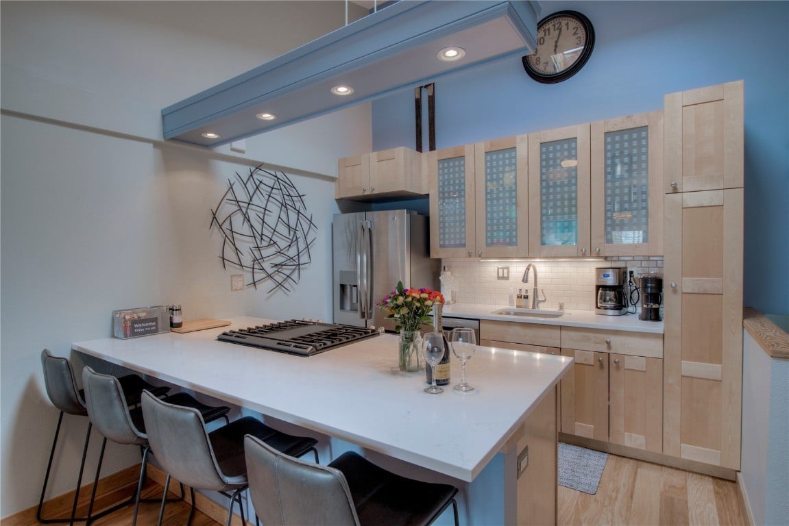 304 S High St #5