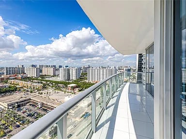 17001 Collins Ave # 2508