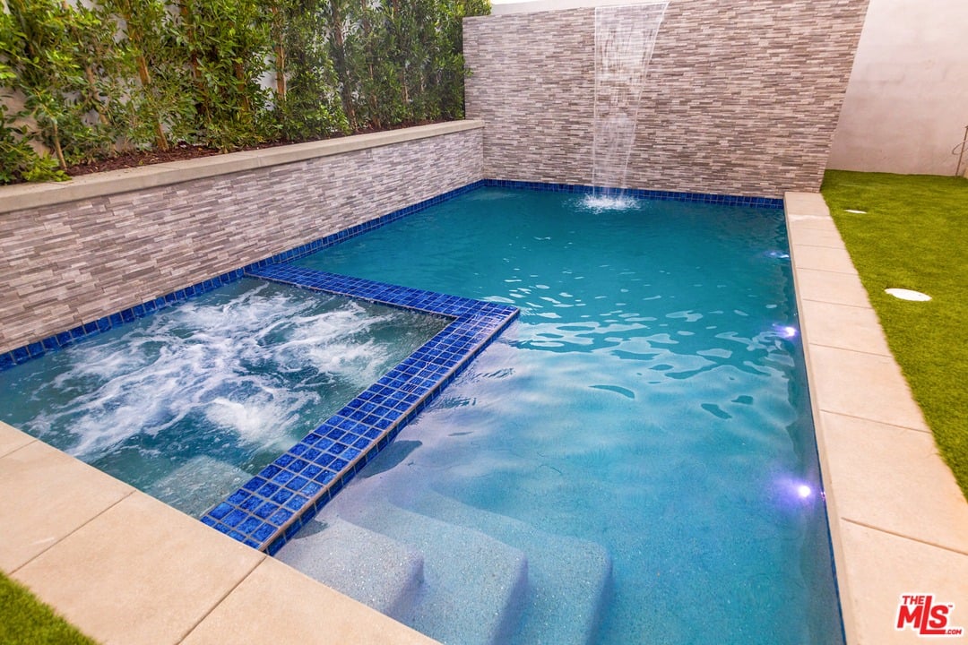 6511 Maryland Dr