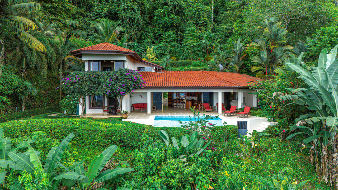 Private Luxury Villa with Whale Tail Ocean View Close to Downtown Uvita