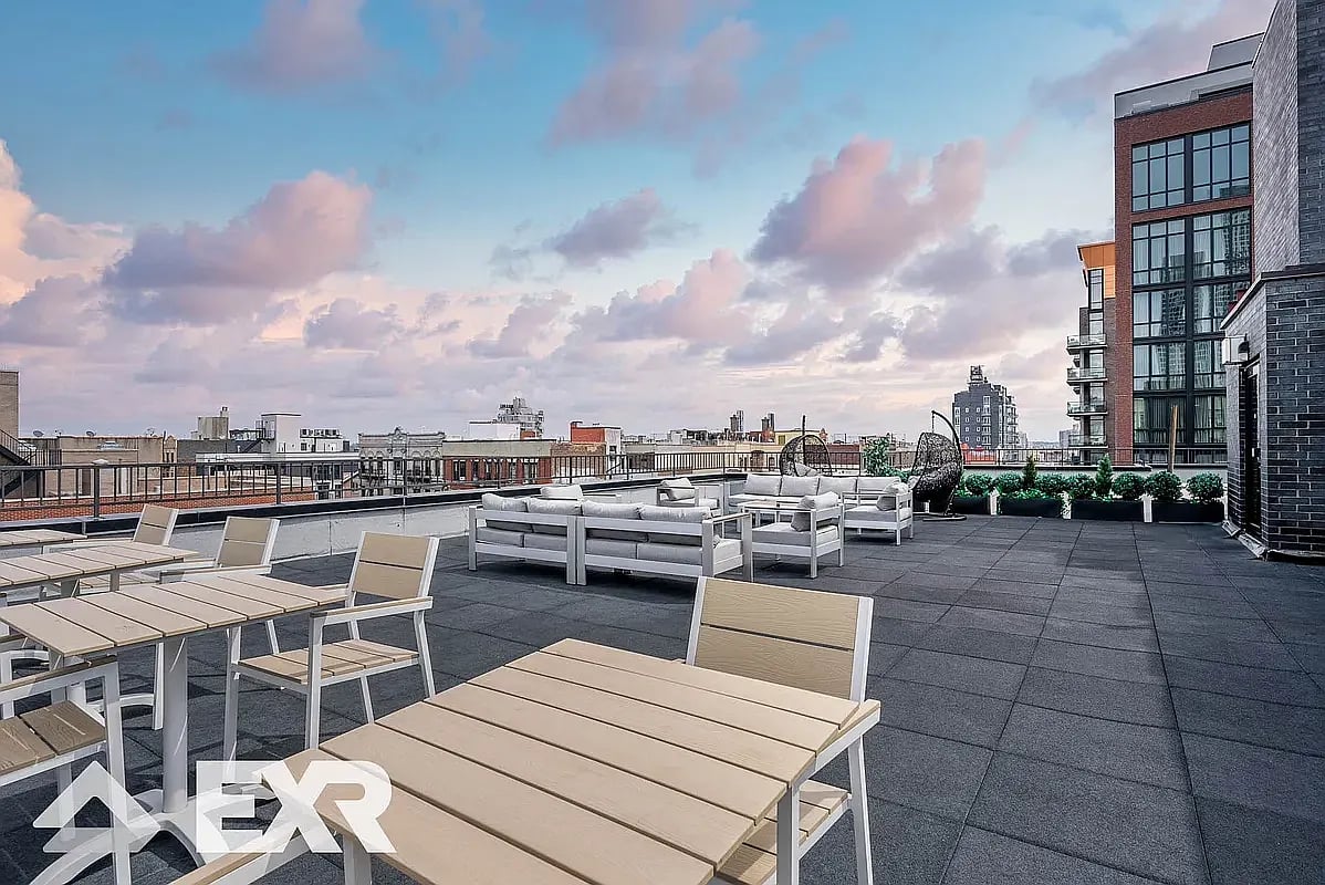 364 Bedford Ave 4G