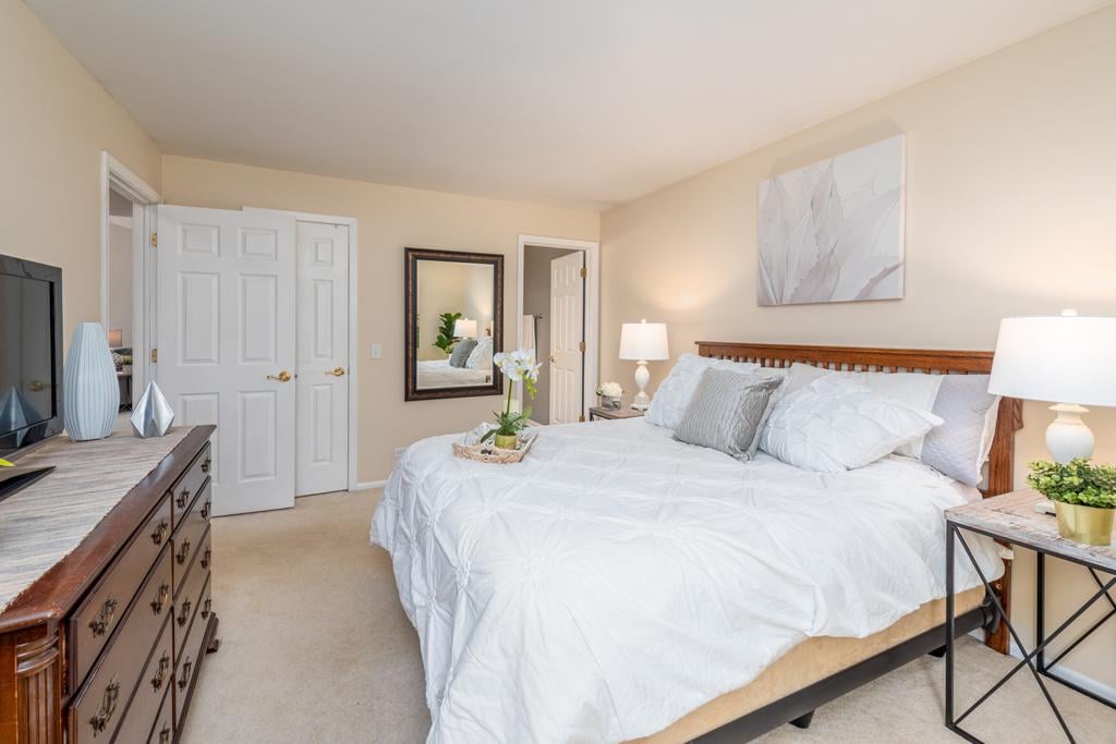 7 Aberdeen Ct, #W2
