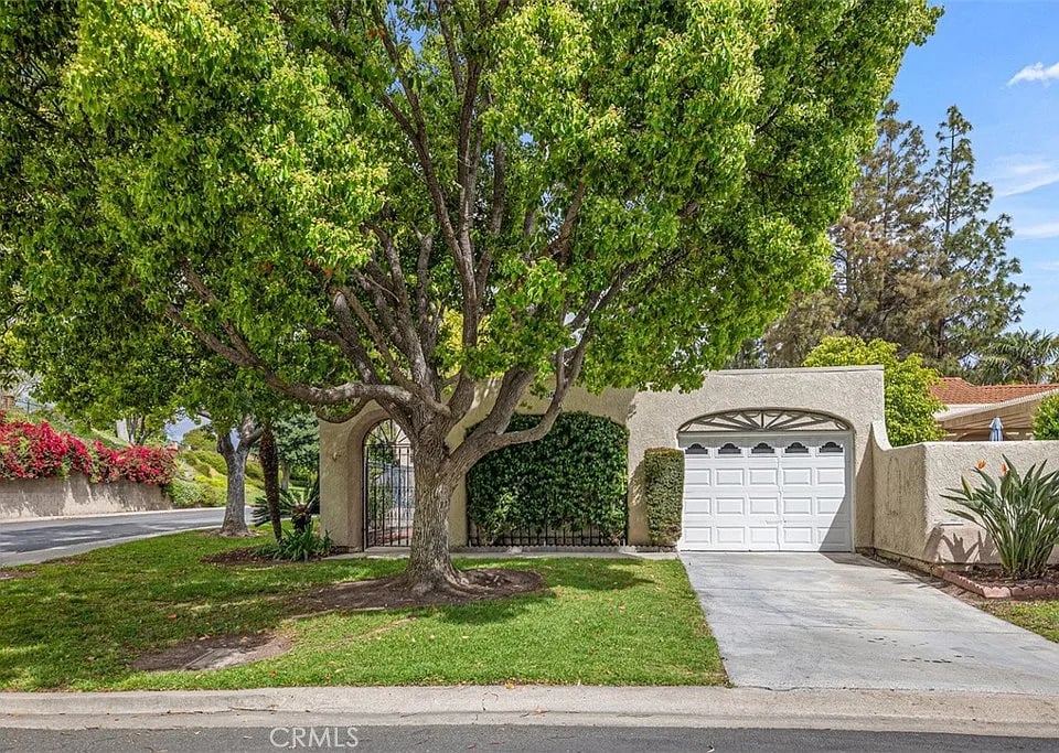 5503 Paseo Del Lago W APT A