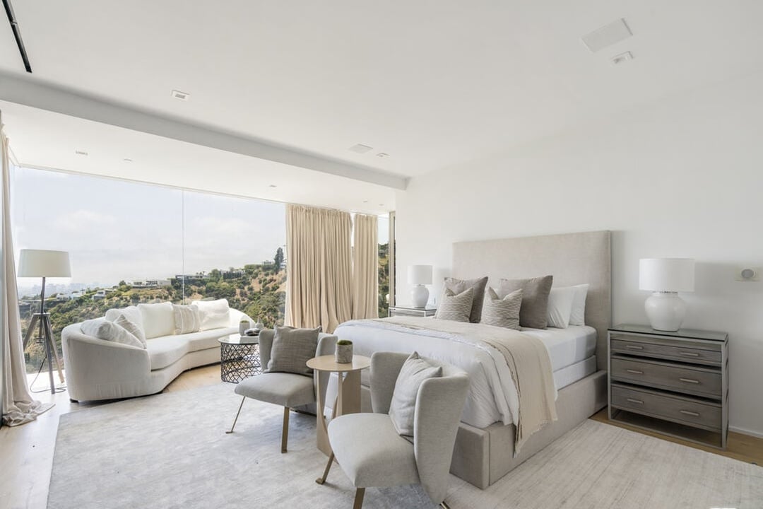 Nova Estate, Sunset Plaza Dr, 90069