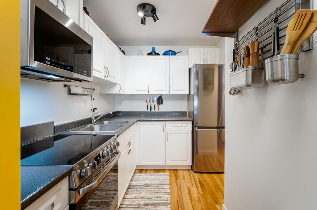 570 E 8th Ave, #201