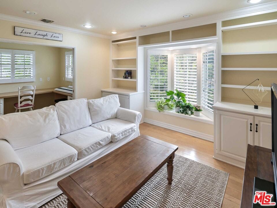 2064 Coldwater Canyon Dr