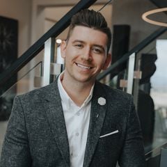 Christopher Hollsten