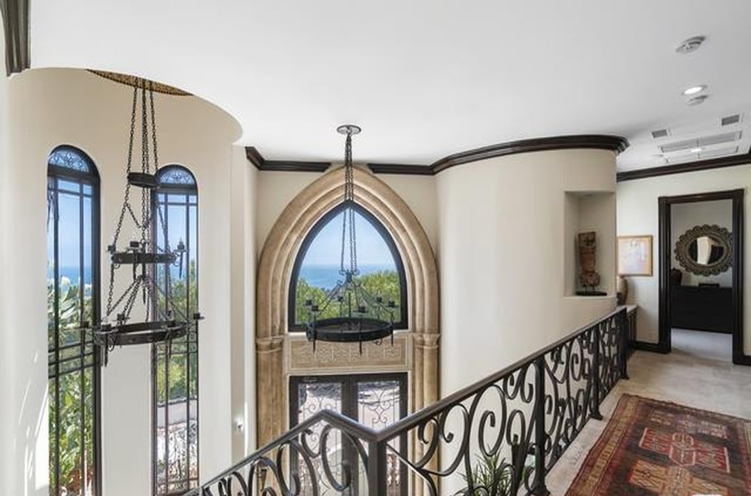 Eminence Villa