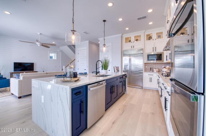 1812 Ocean Dr S