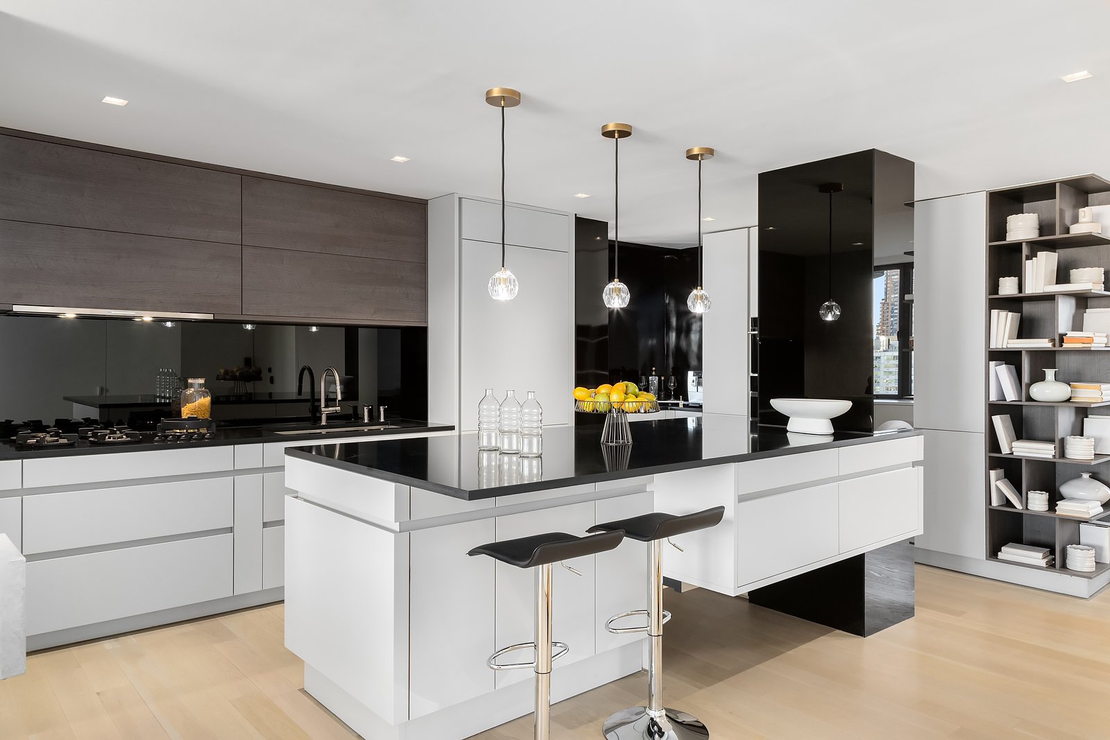 22 West 66th Street Unit: PH25-26