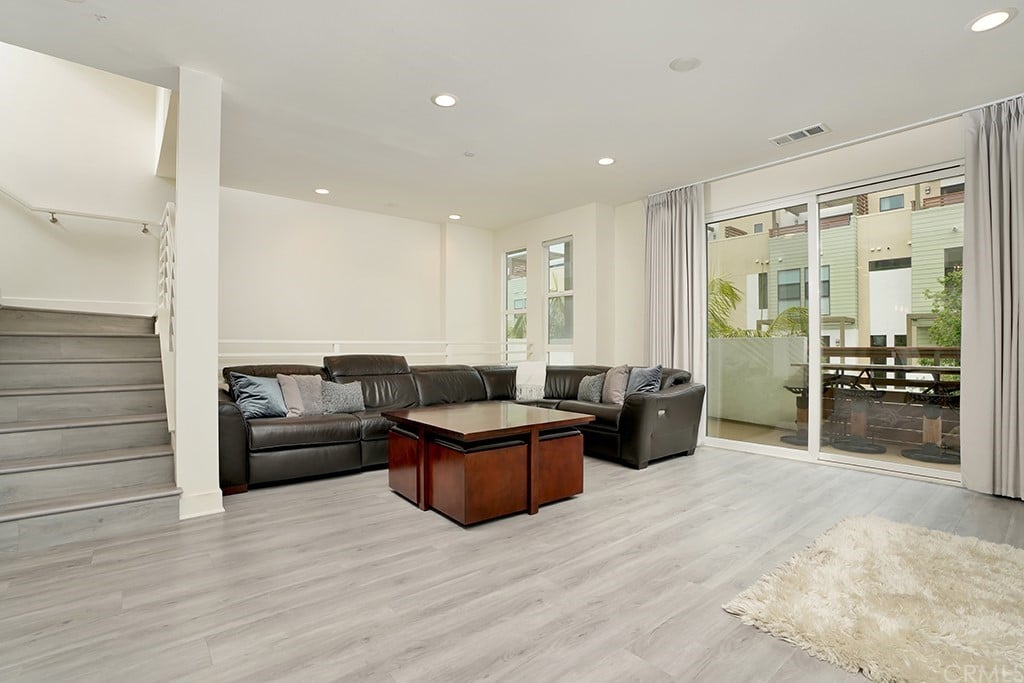 1687 Monarch 17 West