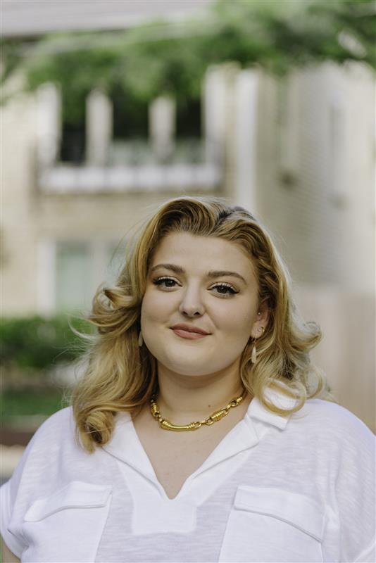 Carolyn Grace Holmes