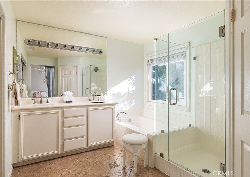 34 Radiance Lane