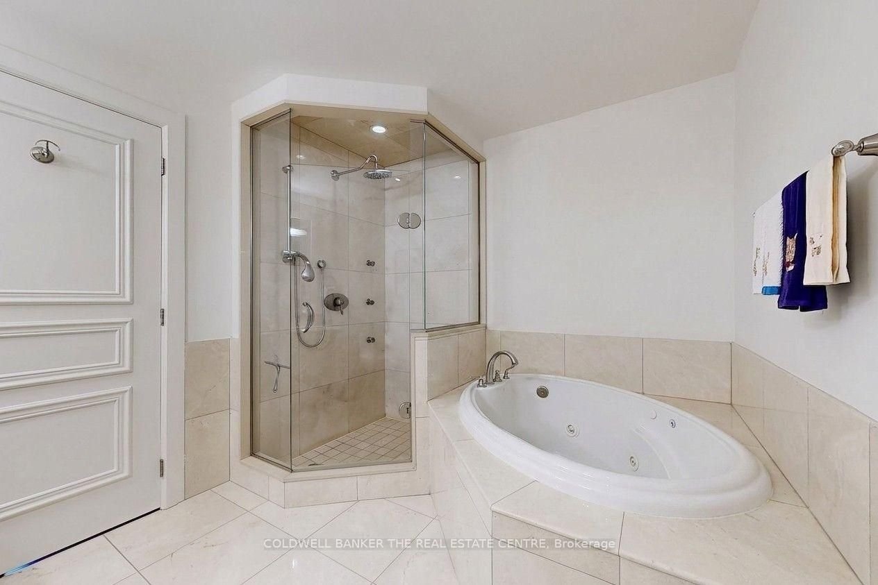 LUXURY LIVING IN NORTH YORK