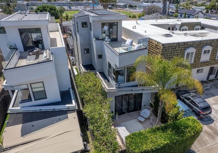 4028 Shasta St. San Diego, CA 92109