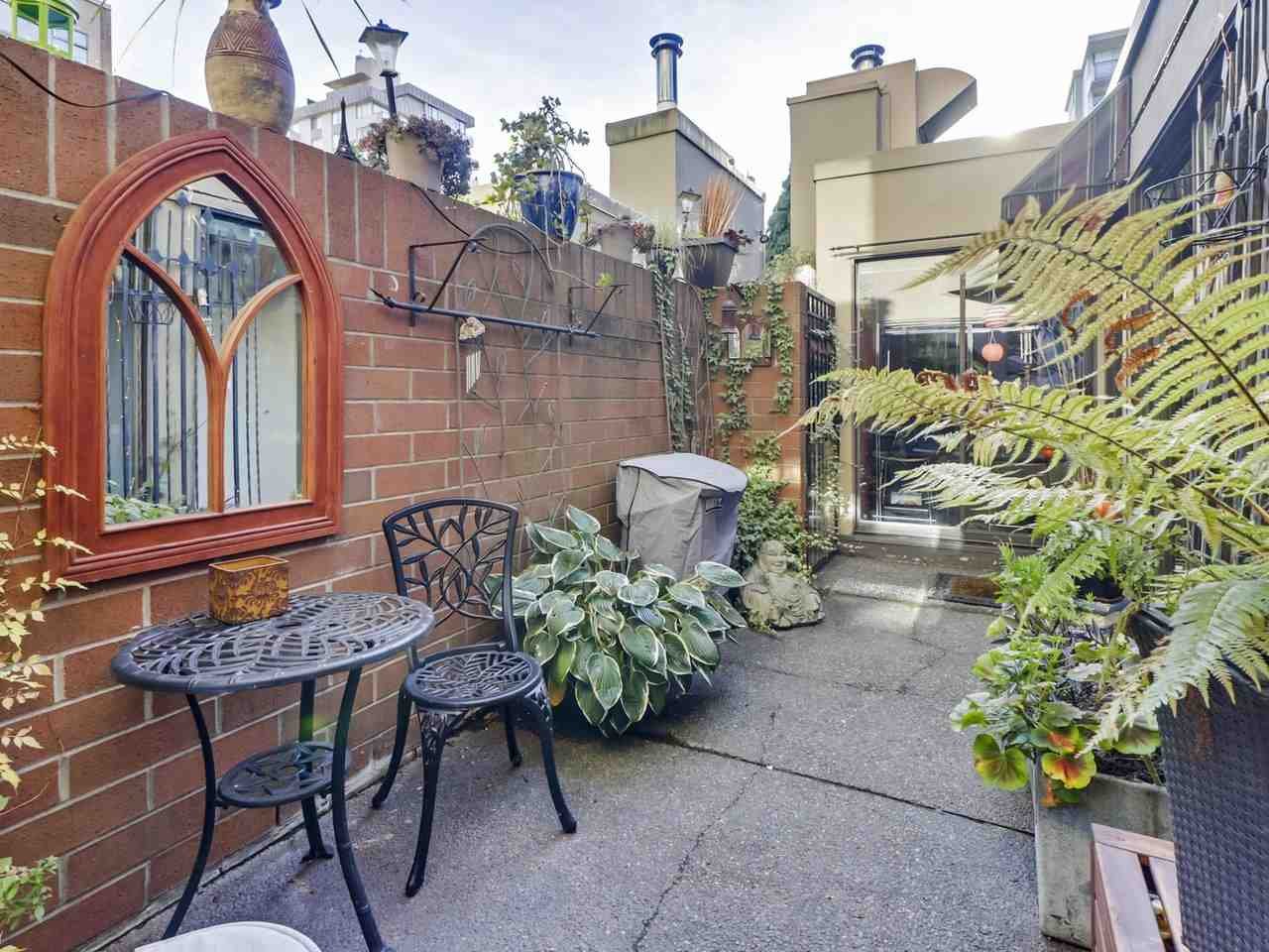 104-1279 Nicola St