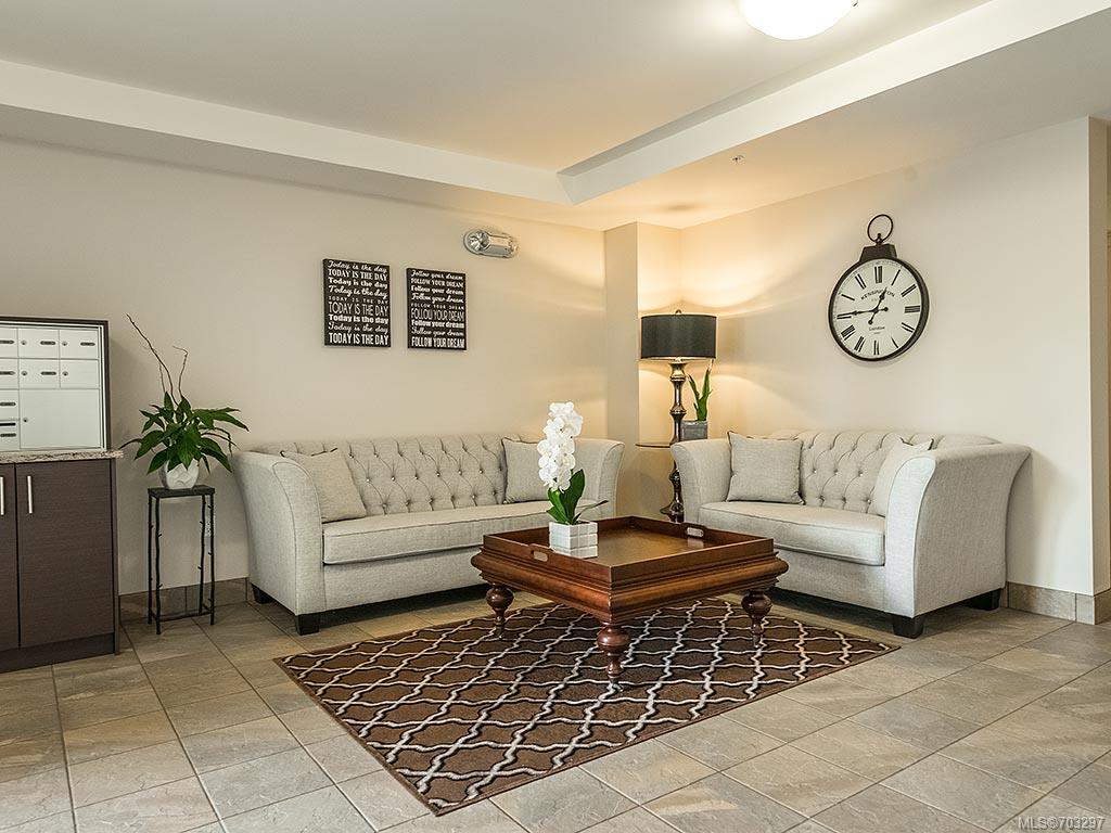 507-935 Cloverdale Ave