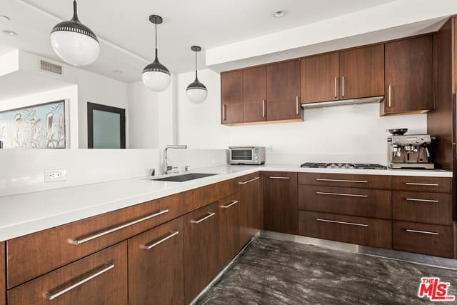 125 Pacific St #1