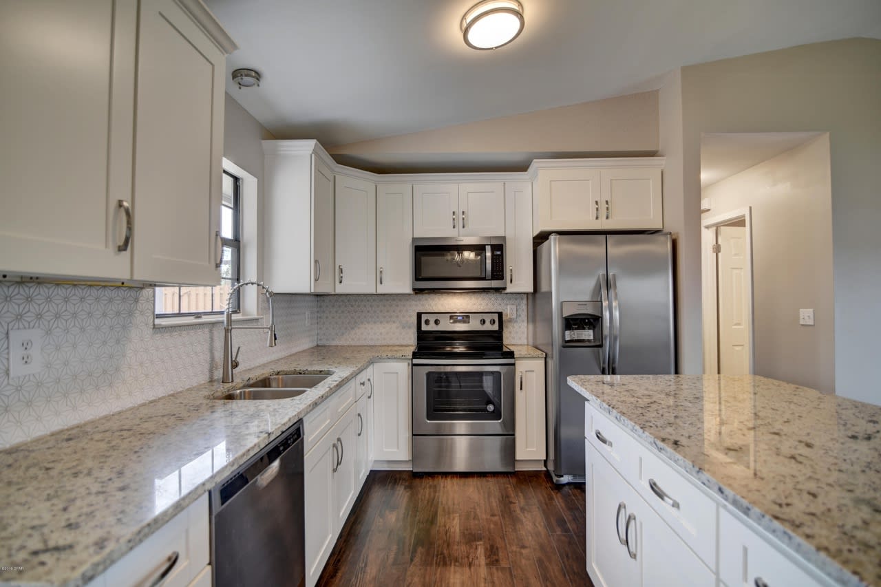106 E Sonata Circle