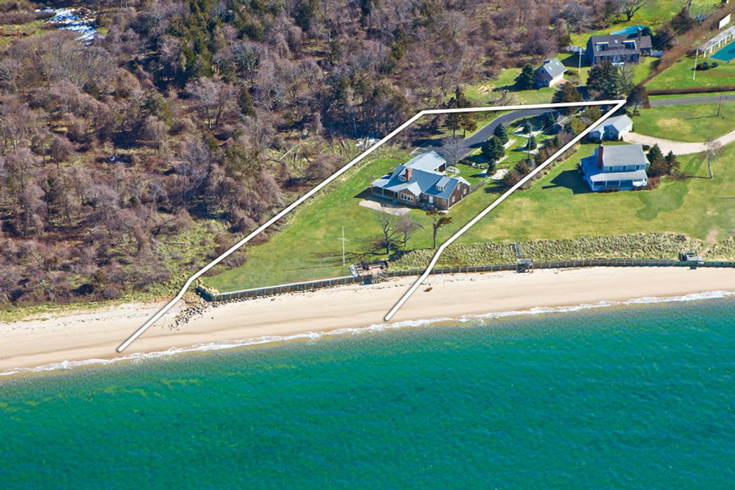 Spectacular Waterfront on Peconic Bay