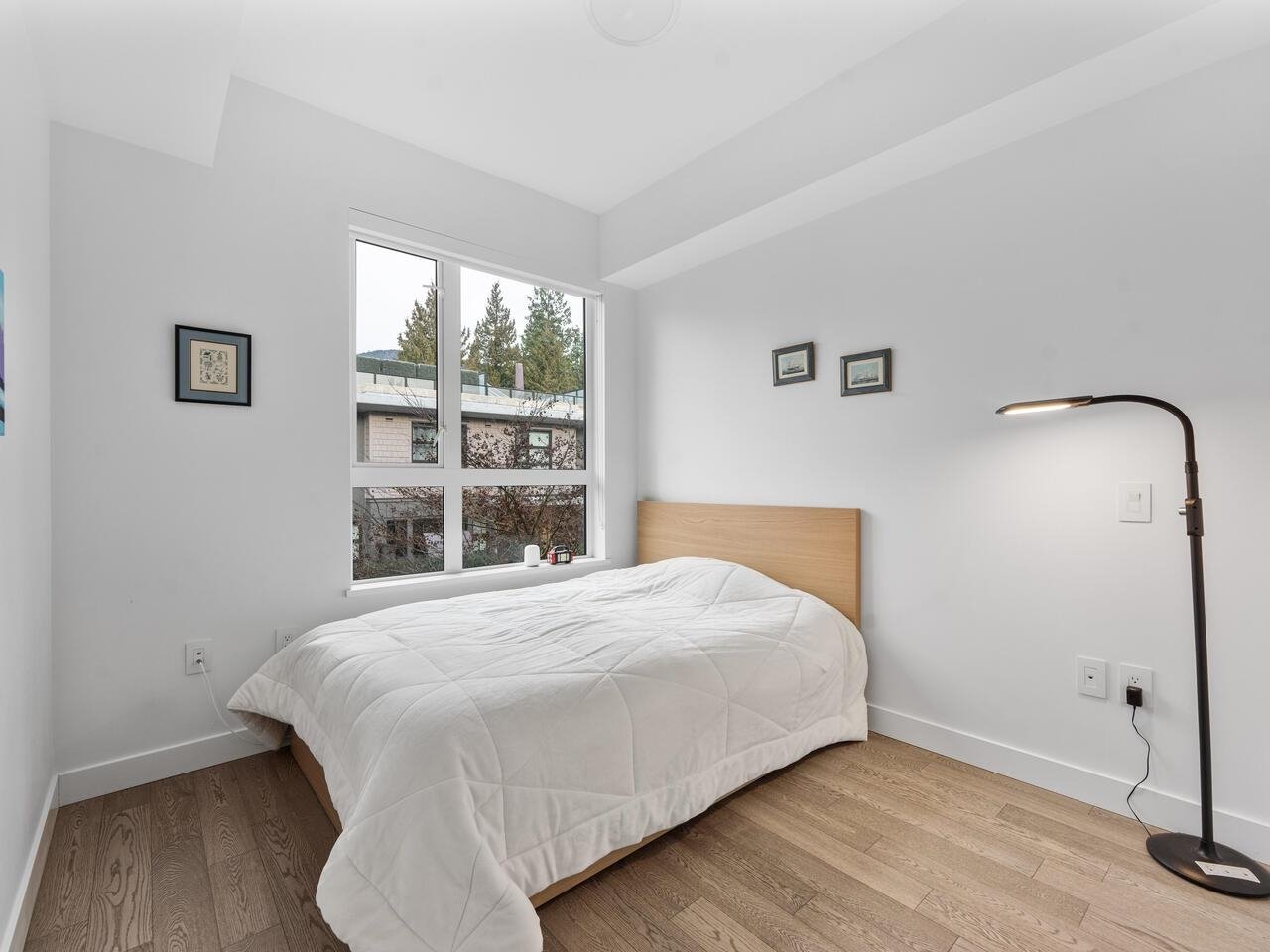 302-3220 Connaught Cres