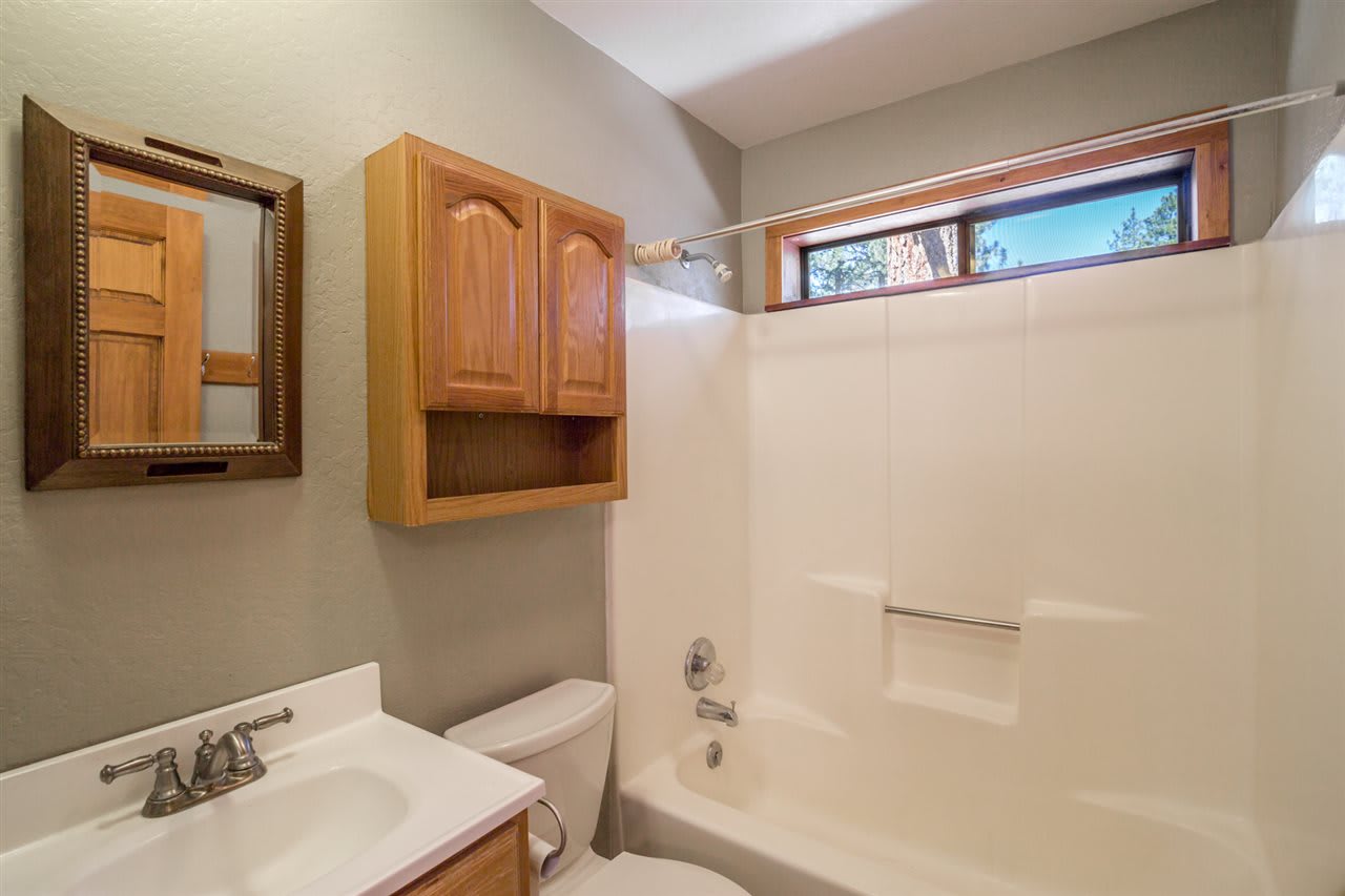 10179 Laburnham Cir