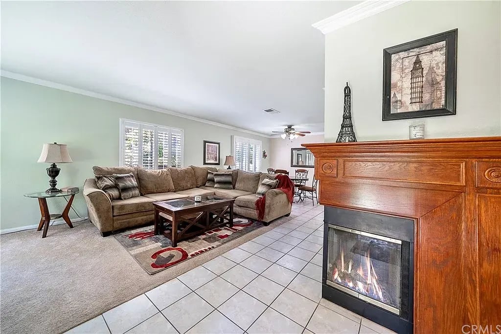 21166 Gladiolos Wy