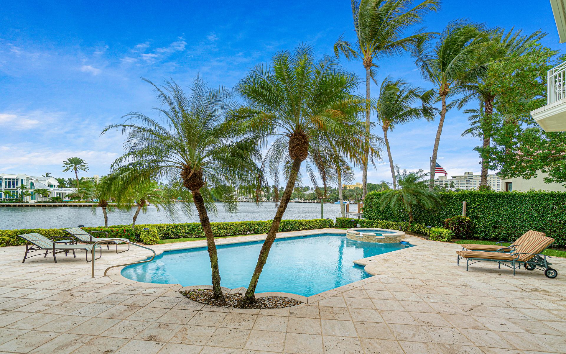 219 Palm Trl