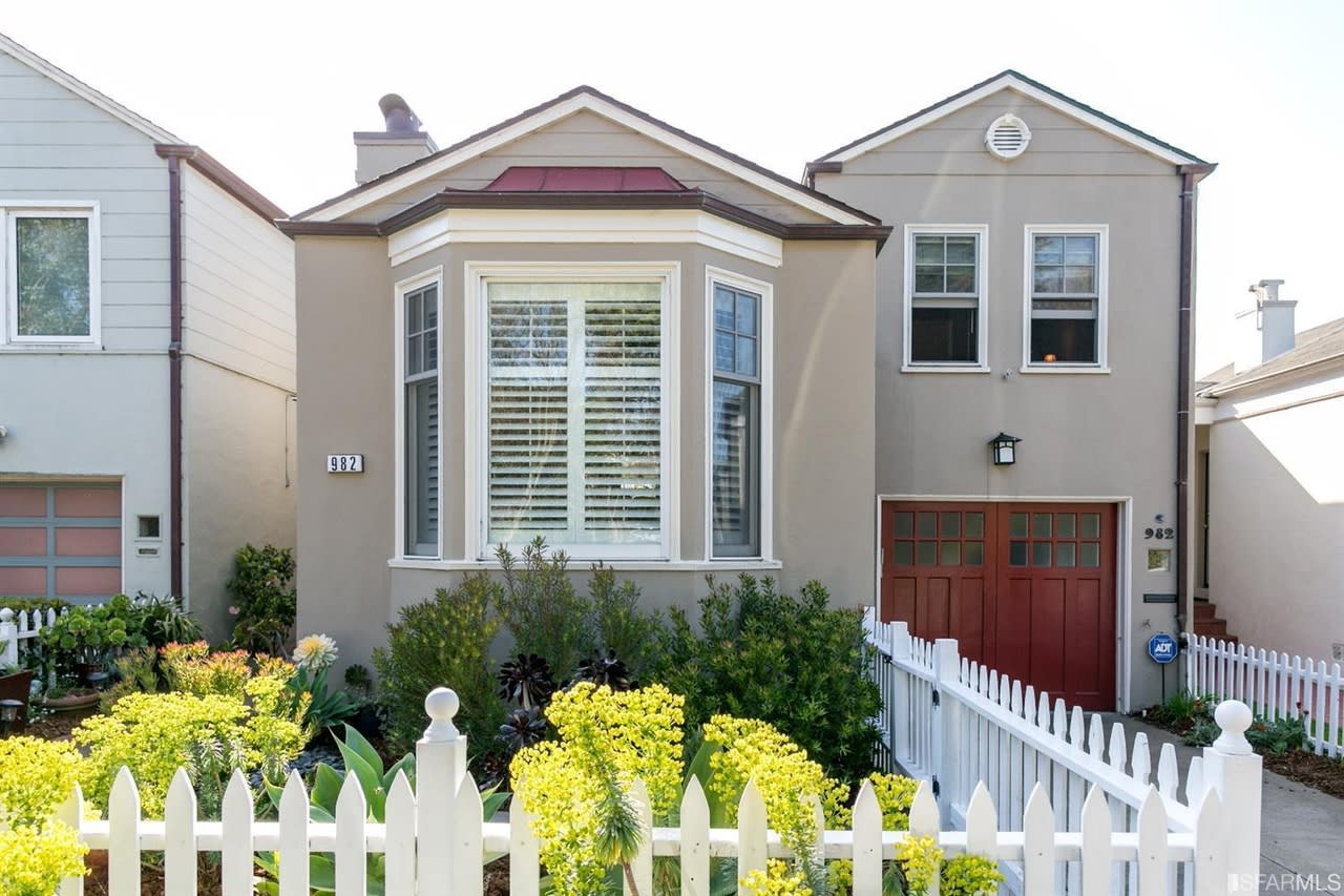 982 Junipero Serra Blvd