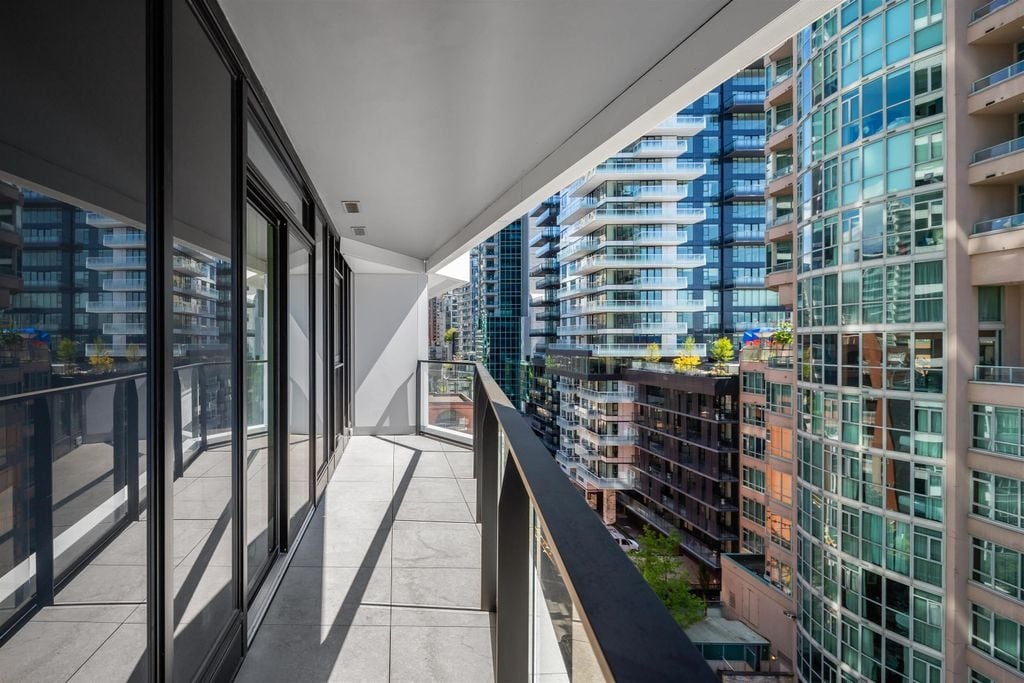 889 Pacific St, #702